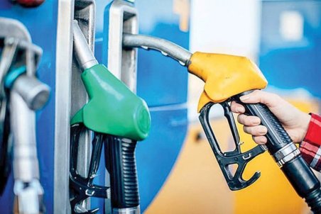 تکذیب جریمه کرونایی در پمپ بنزین‌ها| تشدید تردد در شهر پیرو برخی تصمیمات دولت