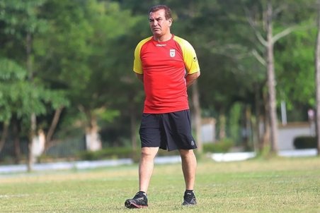 استیلی: سازمان لیگ برای مربیان بدون مدرک حرفه‌ای، کارت صادر نکند