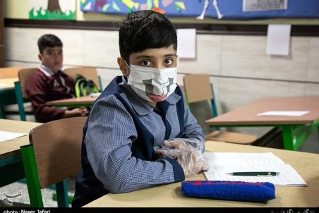 ۱۰ روز گذشته هیچ دانش‌آموز اردستانی به کرونا مبتلا نشده است/حضور اختیاری دانش‌آموزان سر کلاس