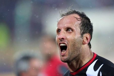 بنگر: محمد نادری نمی‌خواست از پرسپولیس برود، او را نخواستند