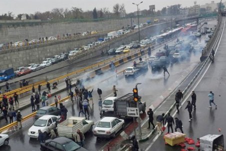 جواد امام: نارضایتی‌ مردم از آبان ۹۸ بیشتر است