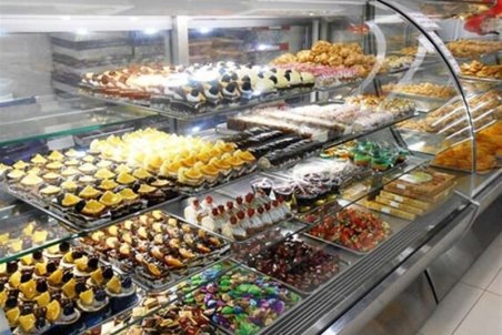 خودنمایی شیرینی پشت ویترین گرانی/افزایش قیمت مواد اولیه متهم ردیف اول گرانی شیرینی در بیرجند