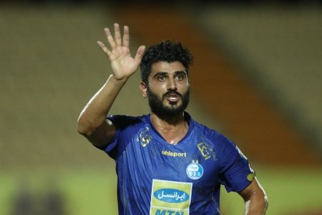 زکی‌پور در اختیار باشگاه استقلال قرار گرفت/ میلیچ امشب وارد تهران می‌شود