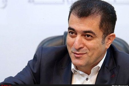 خلیل زاده: قراردادهای 10-11 میلیاردی در استقلال صحت دارد