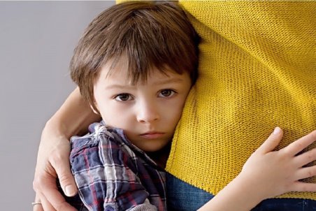 از اضطراب جدایی در کودکان چه می‌دانید؟ این اختلال چه علائمی دارد؟