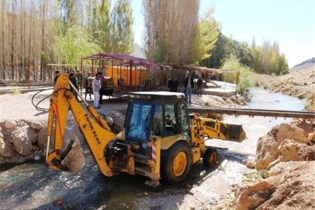 دخل و تصرف غیر قانونی در حریم و بستر رودخانه‌های لرستان ممنوع است