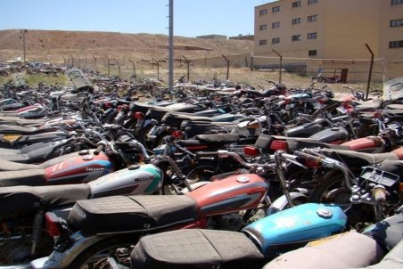 ترخیص ۸۳۰ موتورسیکلت رسوبی از پارکینگ‌ها تا ۱۷ دی ماه/ طرح ترخیص خودرو‌های توقیفی در آینده نزدیک
