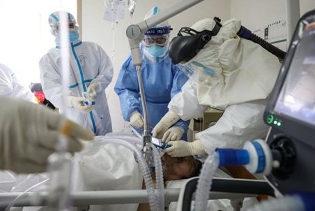 در روز‌های آینده وارد فاز بحران میشویم/ معضل دفن اجساد داریم