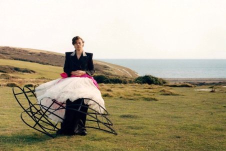 عکس‌های جنجالی «هری استایلز» خواننده پاپ با لباس‌ها و استایل زنانه/ من دیوانه نیستم!