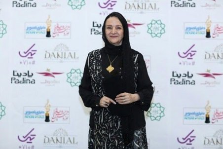 گلاب آدینه «بانوی محبوب من» را روی صحنه می‌برد