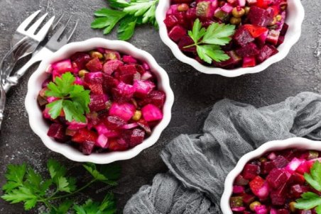 طرز تهیه سالاد لبو روسی و ایرانی؛ خوشمزه و مقوی برای شب یلدا