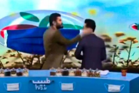 سیلی محکم مجری به گوش میهمان در یک برنامه زنده + فیلم