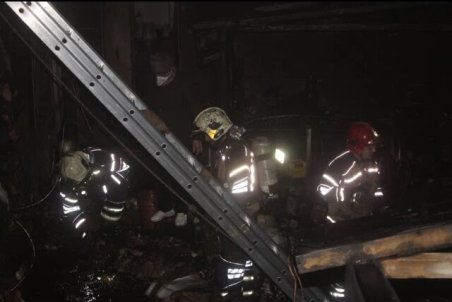 وقوع حریق در یک قهوه خانه در خیابان انقلاب