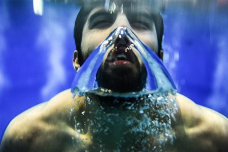 امیدوارم بعد از این دو هفته استخرها بازگشایی شود/ هیچ درآمدی نداریم