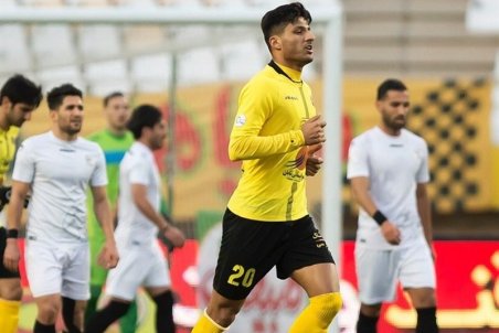 احتمال جدایی محمد محبی از سپاهان در نیم‌فصل