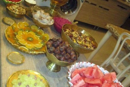 ﻿ میز شب یلدا