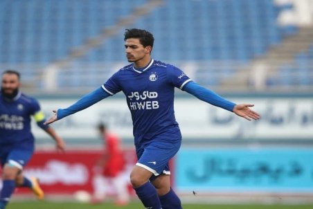 ماجرای شکایت باشگاه تراکتور از بازیکن استقلال/ دوباره پای فسخ قرارداد غیر قانونی در میان است
