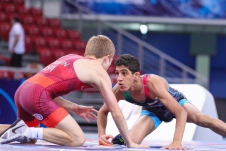 عموزاد: شکست مقابل کشتی‌گیر روس را جبران خواهم کرد