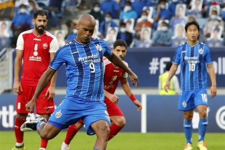 روشن: تلاش تیم‌های ایرانی برای قهرمانی در آسیا مثل رقابت خودروی داخلی با خارجی است!