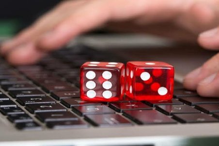 دستگیری ١٠ سلبریتی تبلیغ کننده‌ی سایت‌های شرط بندی