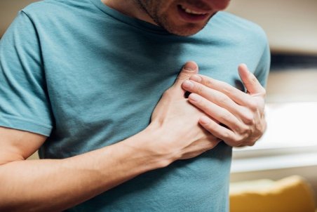 درد مقطعی قفسه سینه به چه معنا است؟