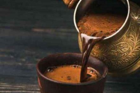 عادت‎های اشتباه در نوشیدن قهوه/ چگونه دوست سلامتی خود را به دشمن آن تبدیل می‌کنیم؟