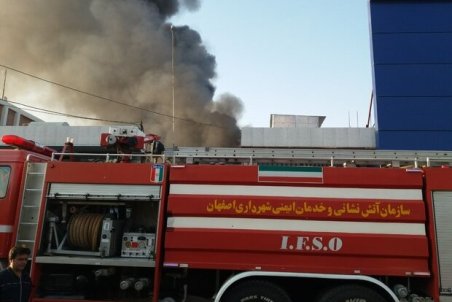 آتش سوزی در جایگاه سوخت خمینی‌شهر / مصدوم و فوتی نداشتیم