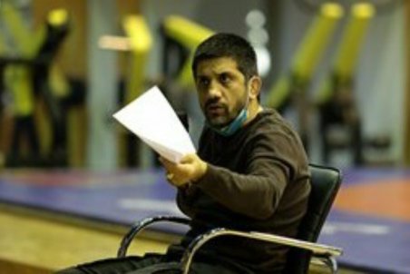 دبیر : رئیس بودن فقط پشت میز نشینی نیست/ به کار تیمی اعتقاد دارم