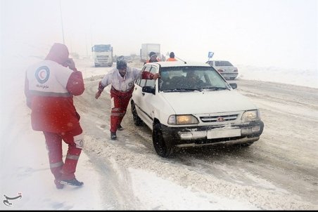 ادامه کولاک برف و لغزندگی در جاده‌های اردبیل؛ کوهنوردان از صعود به ارتفاعات اجتناب کنند