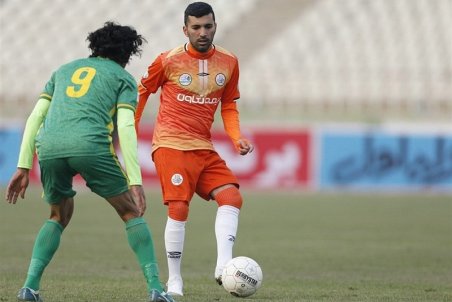 دوری ۶ تا ۸ هفته‌ای مسلمان از میادین فوتبال