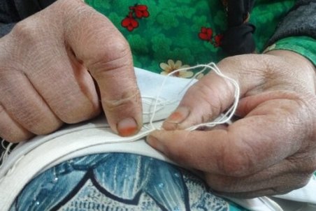 هنر سنتی گیوه بافی «کندازی فارس» ثبت ملی می شود