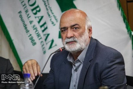 کربکندی : رضایی به جای مسائل فنی به حاشیه‌ها می‌پردازد