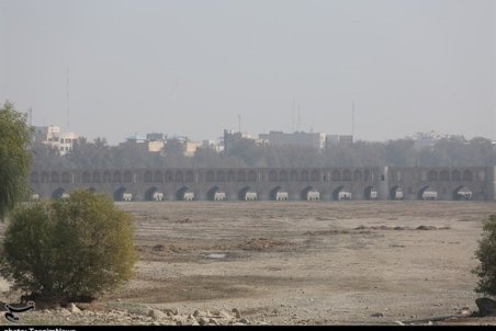 آبرسانی به ۱۶۹ روستای استان اصفهان با تانکر/ خشکی زاینده‌رود چه تاثیرات منفی بر جای گذاشت؟