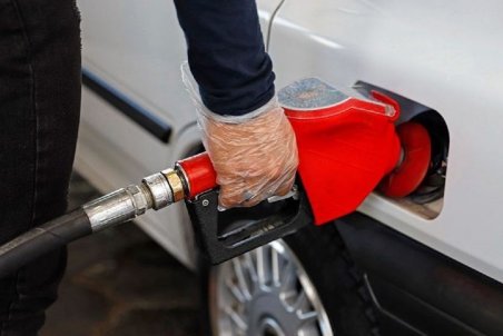 بنزین تشویقی ایام کرونایی صحت ندارد / سهمیه بندی بنزین تغییر نکرده است
