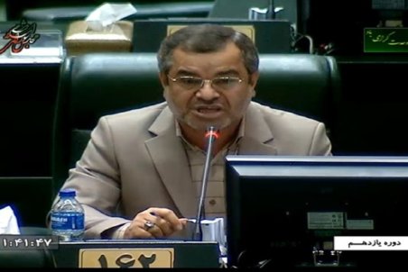 احمدی: امیرآبادی دستور‌کار‌های مجلس را تند می‌گوید و جلو می‌رود