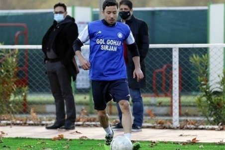 نوید عاشوری : کار با امیر قلعه نویی سخت است