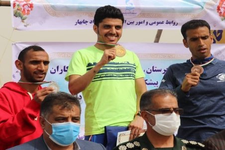 ماجرای اهدای روبالشتی به دوندگان دوی صحرانوردی در چابهار