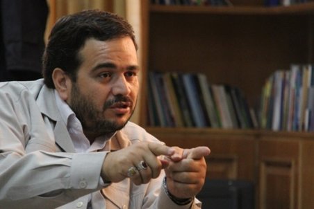 عنابستانی: سرباز گفت هر خری هستی برای خودت هستی!