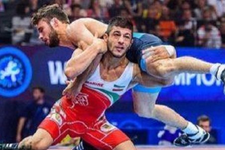 دوبنده تیم ملی حق شخصی کسی نیست/ متأهلم اما درآمدی ندارم و با خرج پدرم زندگی می‌کنم