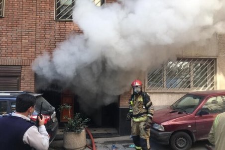 مصدومیت دو تن در حریق ساختمان مسکونی در خیابان فرشته