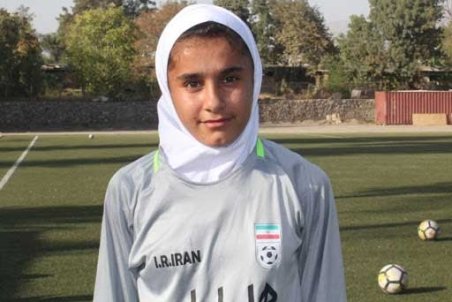 نگین زندی؛ هم دختر و هم فوتبالیست