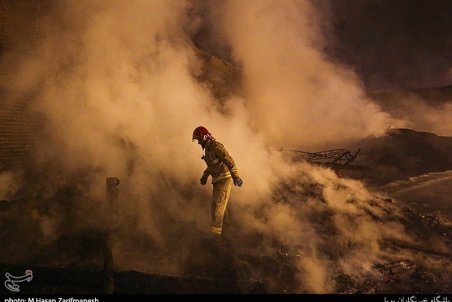 حریق گسترده در پاساژ کورپه سنندج / مغازه‌ها در آتش سوختند+جزئیات