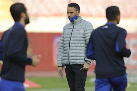 برهانی: اگر استقلال بدون تاکتیک صدرنشین شده پس باید فاتحه فوتبال را خواند