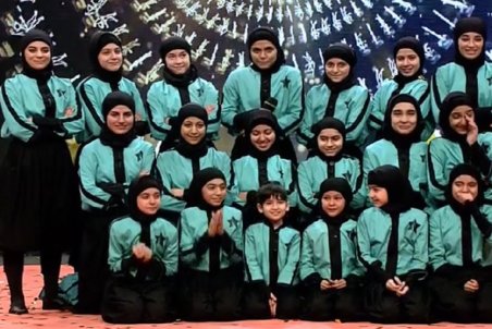 خلق چهره شهید چمران با هنر چیدمان شرکت‌کننده «عصر جدید»/ دیوانه‌بازی موزیکال با گروه نسل‌ جدید + فیلم