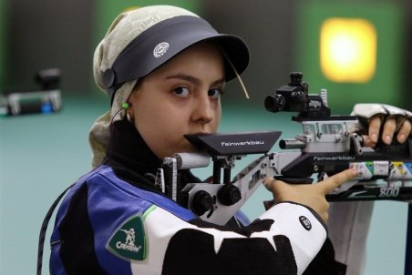 صادقیان: هنوز به اوج رکوردها نرسیده‌ایم/ امیدوارم شرایط فشنگ‌ها بهتر شود