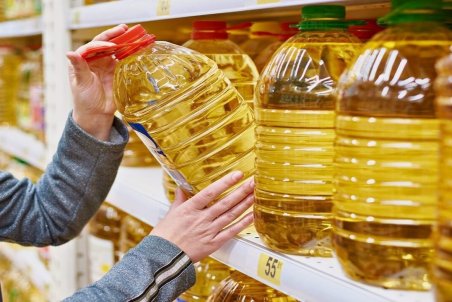 آشفته بازار روغن در اصفهان/ وقتی کسی علت کمبود روغن در بازار را نمی داند