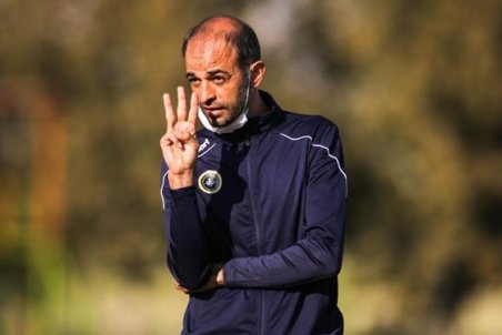 نویدکیا: به بازیکنان گفته‌ام هر کسی کرونا بگیرد 10 درصد از قراردادش کسر می‌شود