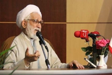 کارکنان بنیاد شهید و امور ایثارگران همواره در حال جهاد برای خدمت‌رسانی باشند