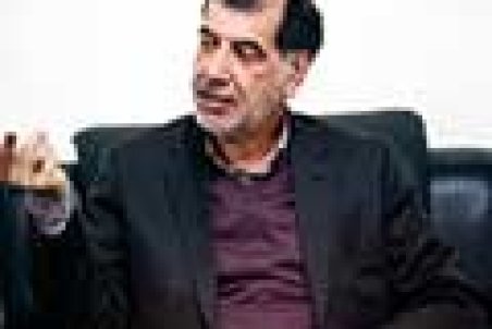 باهنر به برخی مسئولان: آنقدر به پست‌ها نچسبید