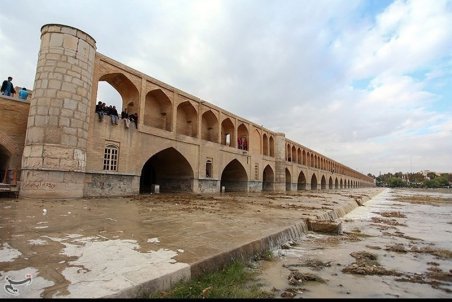 رهاسازی آب زاینده رود در اردیبهشت